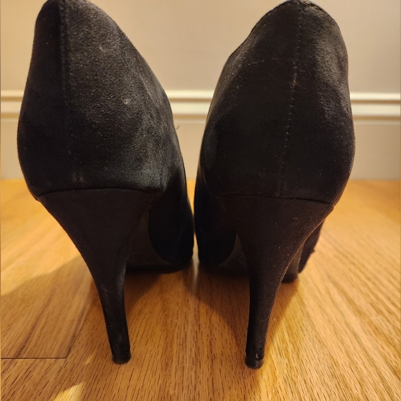 Heeled Booties with Zipper Sides - Picture 3 of 4